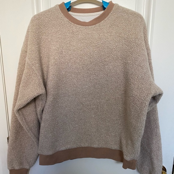 Outdoor Voices Megafleece sweatshirt - Picture 2 of 5